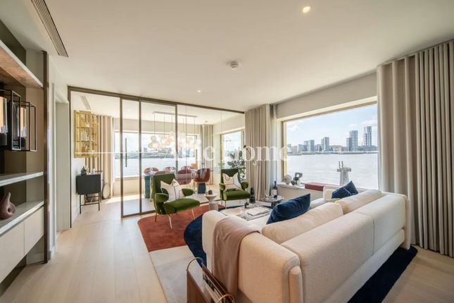 Flat for sale in 2 Starboard Way, London
