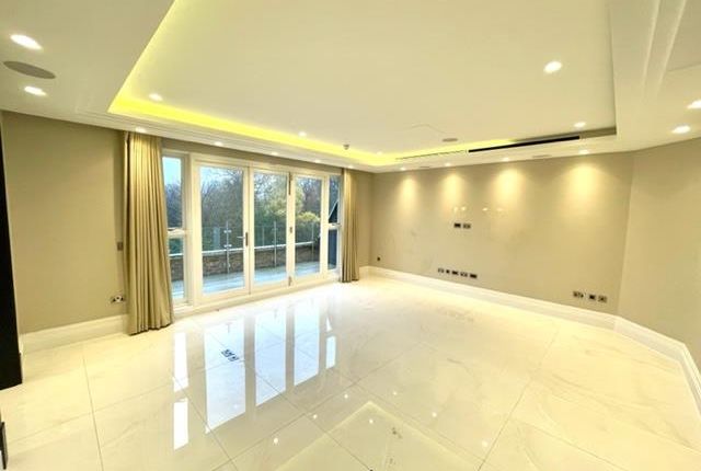 Camlet Way, Hadley Wood photo 2