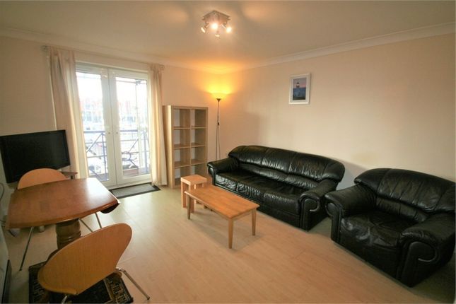 Flat to rent in Weavers House, Maritime Quarter, Swansea