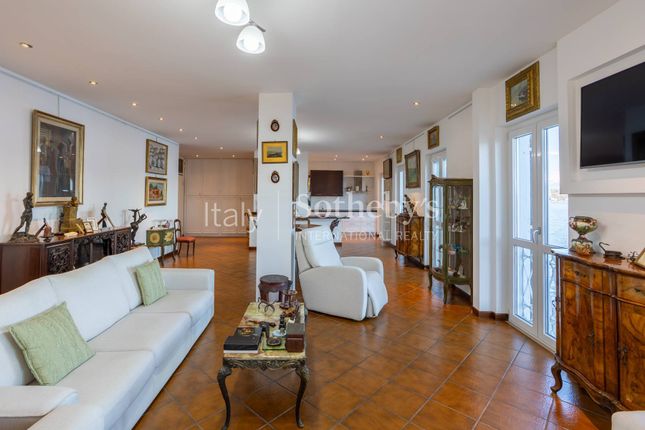 Apartment for sale in Vicolo Toma, Arona, Piemonte