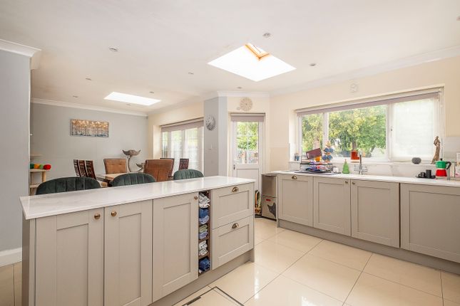 20, Robin Hood Way, London photo 4