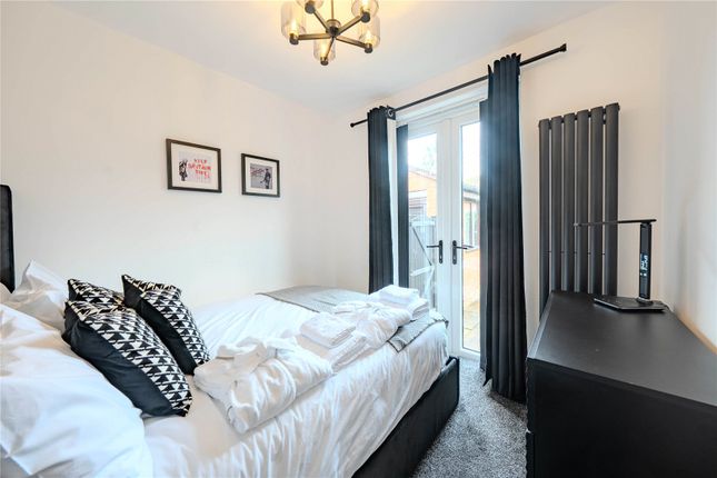 27, Kingfisher Way, West Yorkshire photo 4