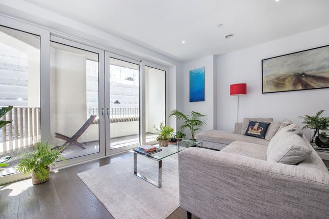 Flat for sale in Walworth Square, London