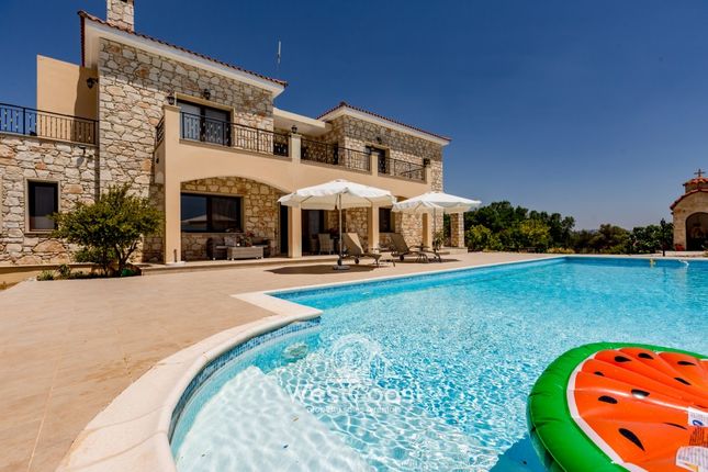 Villa for sale in Thrinia, Paphos, Cyprus