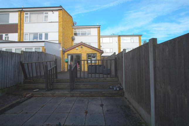 48, Meadow Rise, Billericay photo 2