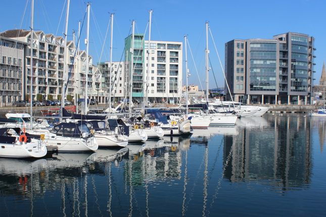 Thumbnail Flat to rent in Harbour Avenue, Plymouth