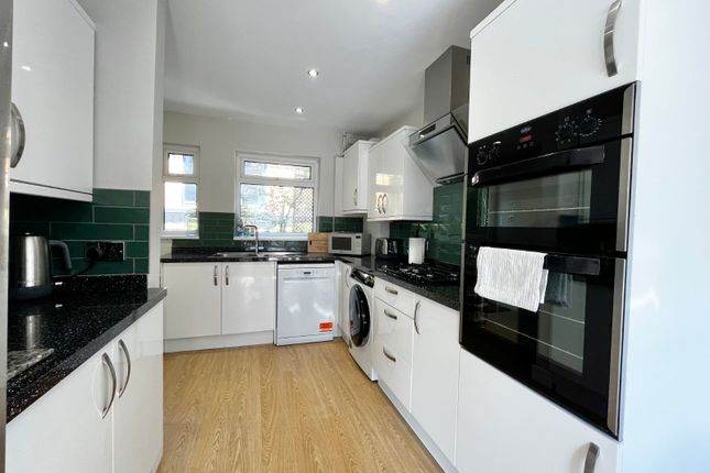 6, Greenwood Road, Shipley photo 2