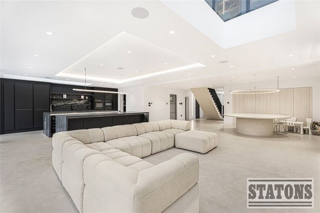 Parkgate Avenue, Hadley Wood photo 4