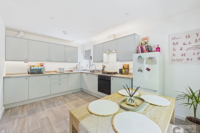 28,Flat 4, Keyberry Road, Newton Abbot photo 3