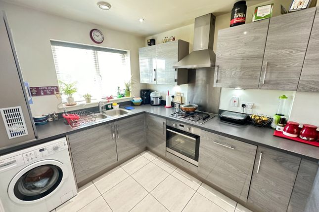 18, Farley Meadows, Luton photo 3