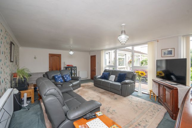 18, Meadow View, Cumbernauld photo 2