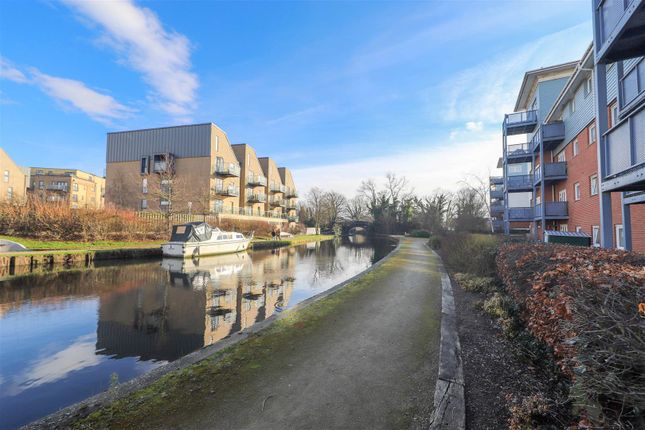 Flat for sale in Wraysbury Drive, West Drayton