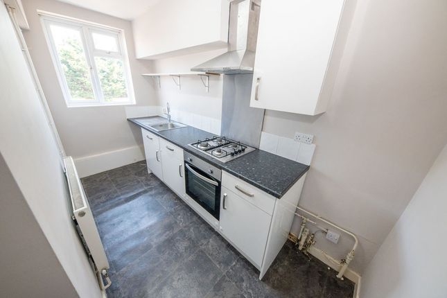 1a Hambledon Parade, Hambledon Road, Waterlooville photo 2