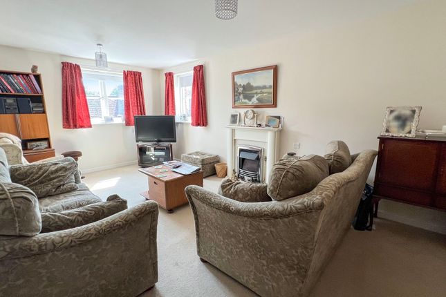 27, Imber Court, Warminster photo 3
