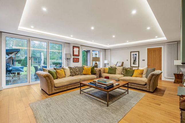 Mayfield, Luddington Avenue, Virginia Water photo 4