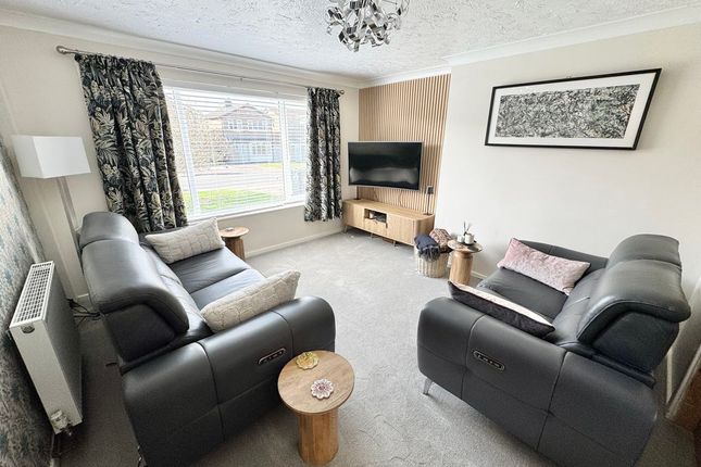 92, Kenmore Crescent, Coalville photo 3