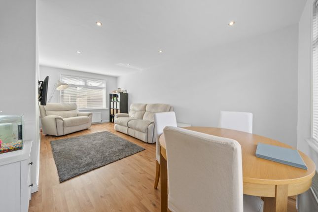 37, Bruart Avenue, Larbert photo 2