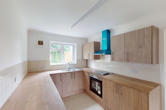 4, Clos Penglyn, Bridgend photo 4