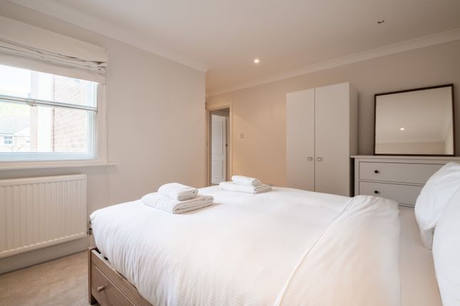 Flat to rent in Kendal Place, London