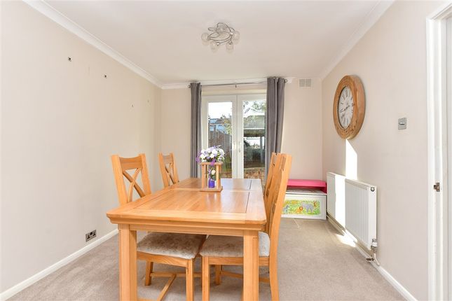 Widgeon Road Strood, Rochester photo 4