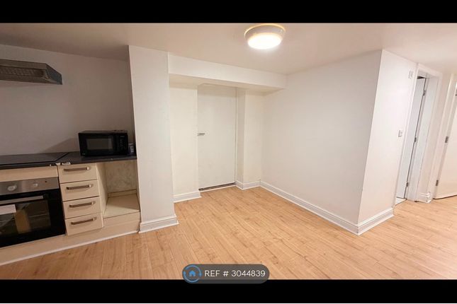 Flat, Mesnes Park Terrace, Wigan photo 5