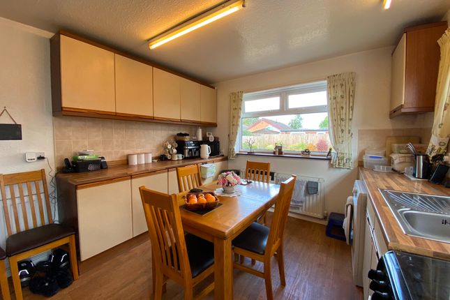 24 Mere Road, Crewe photo 3