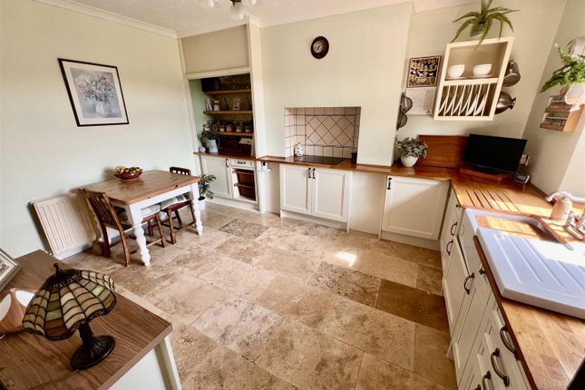 Kitchen 1.Jpeg
