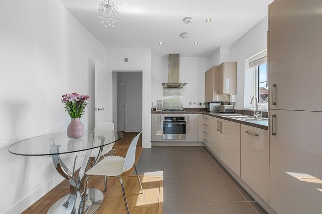 9, Lotus House, Chigwell photo 4