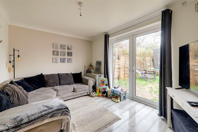 16, Barfield Park, Lancing photo 2