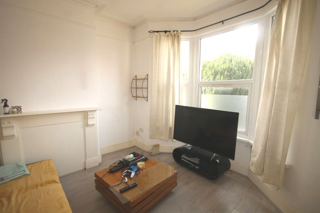 Thumbnail Flat to rent in Hale End Road, Chingford, London