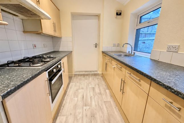 47, Oak Street, Colne photo 4