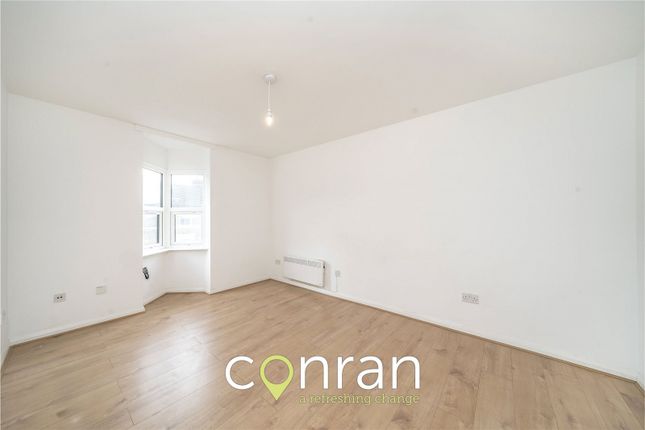 Flat to rent in Endwell Road, Brockley