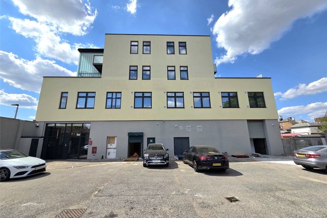 Studio flat on Flat 312 Palm Tree House, 251, High Street, Orpington, £1,400/mo
