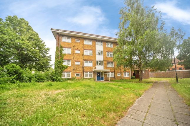 1-bed flat on Flat 30, Clover Nooke,, Old Redbridge Road, Hampshire, £70,000