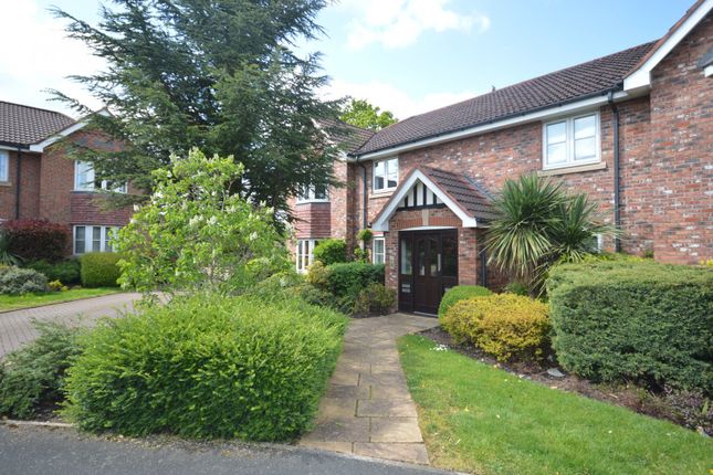 Flat to rent in Bloomfield Close, Cheadle Hulme, Cheadle