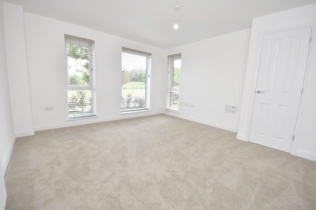 Flat 1, 2, Hengrove Way, Bristol photo 2