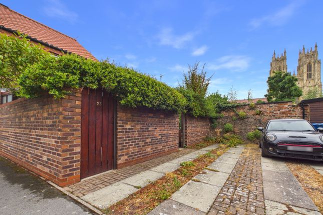 21 Minster Moorgate, Beverley, East Riding of Yorkshire photo 4
