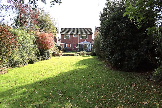 19, Cranleigh Court, Farnborough photo 3
