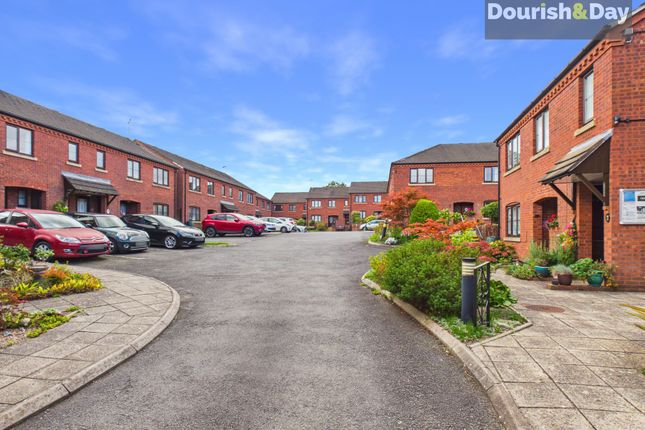 42 Mercian Court, Market Drayton photo 2