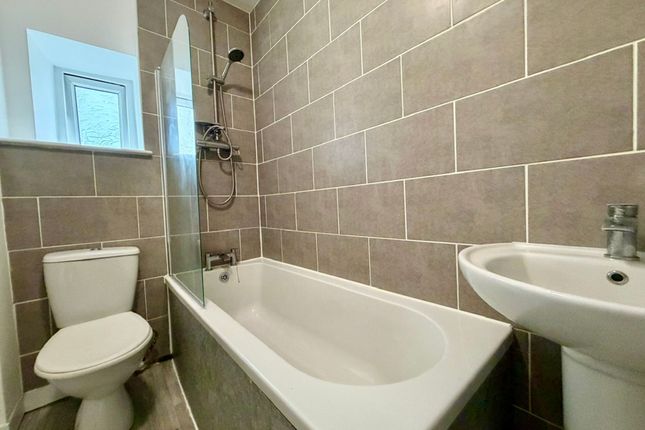 10 Ashfield Road, Abertillery photo 4