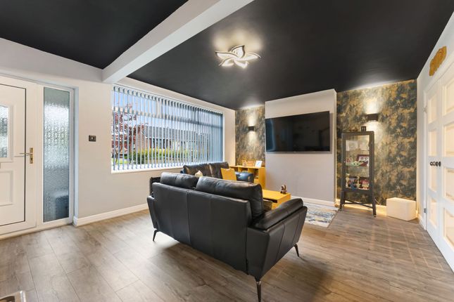 39 Sandford Close, Bolton photo 2