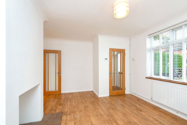 24, Henslow Way, Surrey photo 4