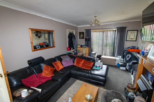 3, Rossett Avenue, Blackpool photo 4
