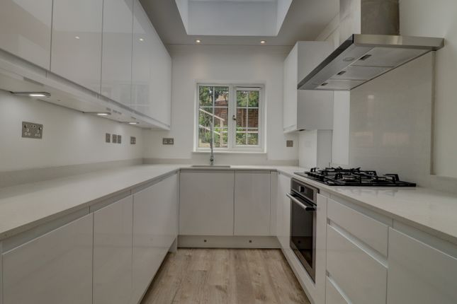 397, West Wycombe Road, Buckinghamshire photo 4