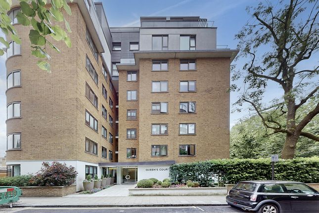 Thumbnail Flat for sale in Finchley Road, London