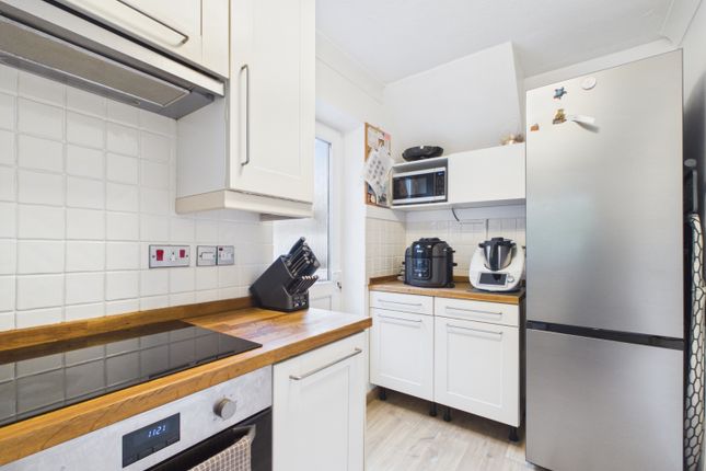 31, Beveley Road Oakengates, Telford photo 3