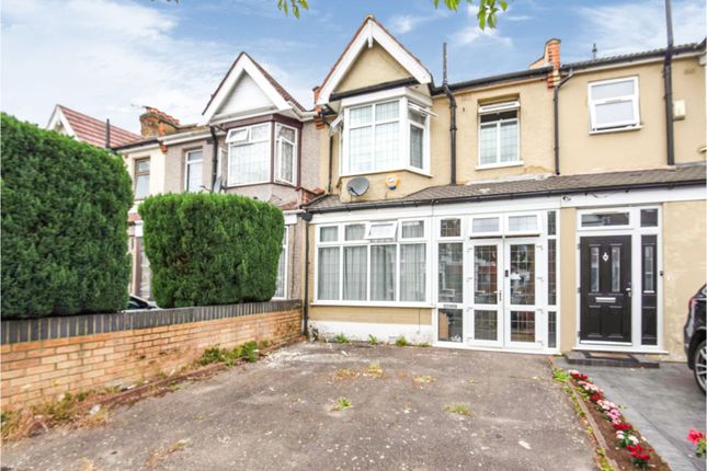 Semi-detached house for sale in Colombo Road, Ilford