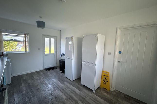 Room 2, 10, Antrobus Road, Salisbury photo 5