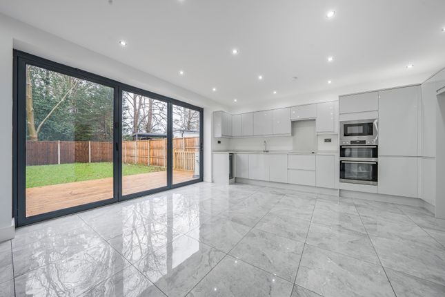 10a, Sheepcote Gardens, Uxbridge photo 2