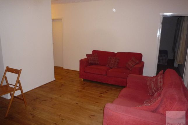 Flat 4, 73 West Pottergate, Norwich, Norfolk photo 3